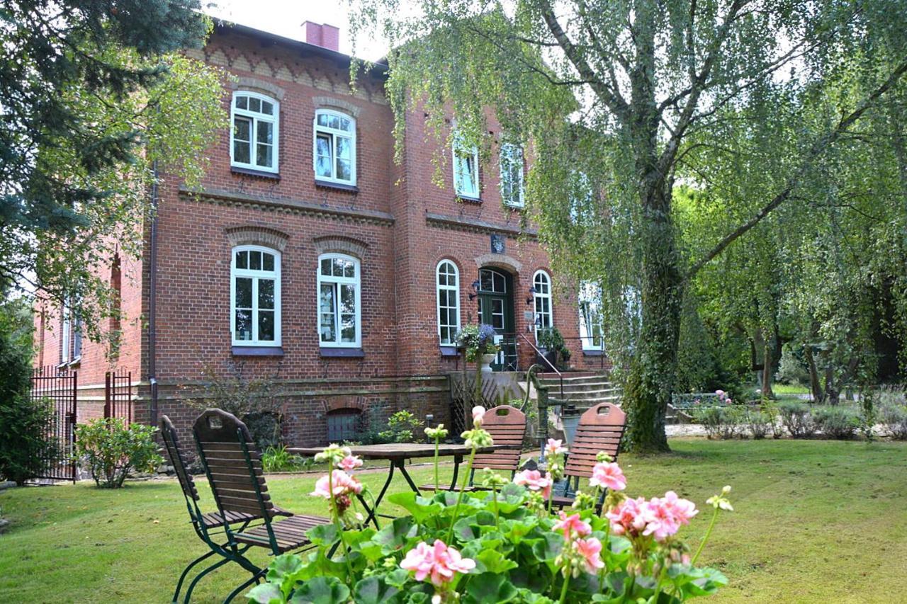 Gutshaus Zietlitz Hotel Dobbin-Linstow Kültér fotó